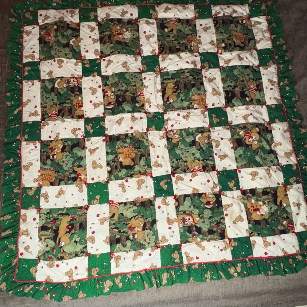 Handmade Patchwork Quilt Bears Apple Trees Honey Jars Fall Ruffled 42”x42” Kids